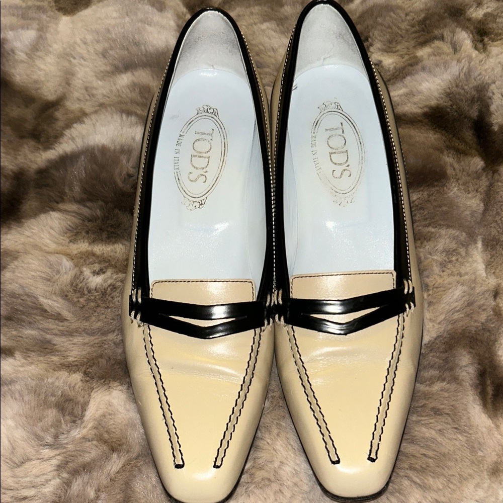 Tod's Cream and Black Leather Loafers